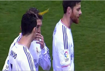 Ronaldo bị tấn công trong trận thắng Atletico Madrid